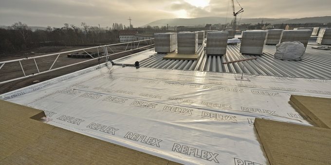 DELTA REFLEX steel roof